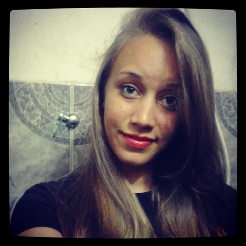 Saber encontrar a alegria na alegria dos outros, e o segredo da felicidade (:                        Instagram: _giovannaisabelle