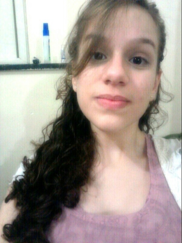 Ser sol não bastava. Tinha sempre que chover, ser temporal quando amava. (Lais Caroline)