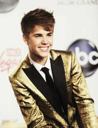 14 from Germany :) Justin is my idol and I've learned from him to NEVER SAY NEVER and to BELIEVE in my dreams.