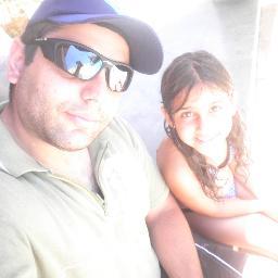 techugo1's profile picture. Somos feitos de carne, mas temos de viver como se fôssemos de ferro.