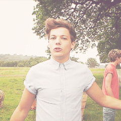 Niall comeu minha bio :P amando a @Mrs_Styles0n , gêmea da @Giovanna_Horan_ mala que nao vivo sem @PrideAttack1D