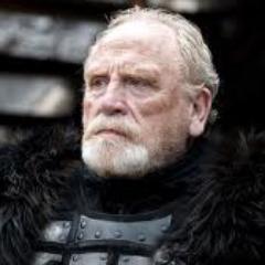 Era el señor de la Isla del oso y actualmente el Lord Comandante de la guardia de la noche. Me llaman el viejo oso.
