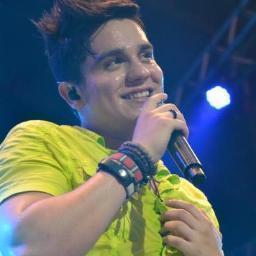 Sempre com @Luansantana s2
