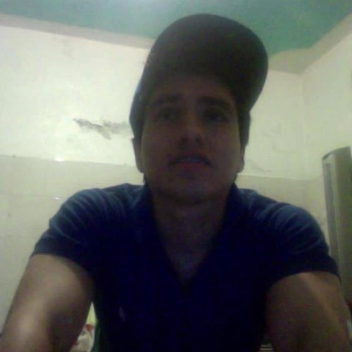 ¿Por que tan lejos girl? Si ya yo estoy aqui...
Pensando en ti, haciendo travesuras por ti...