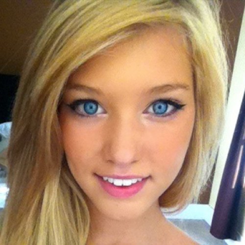 Heyy im Ashley im 16 years old and i love hanging out with my friends watching TV going on vacations and playing xbox add me my GT is eG Replayz