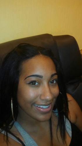 follow my sister @_Fuckyalll