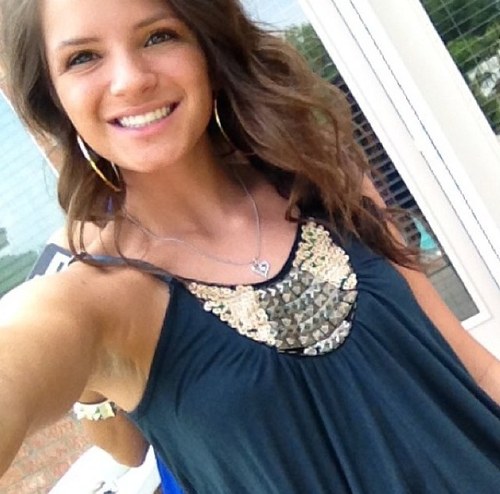 xAleeahDawn's profile picture. ∞ // Aleeah Dawn Marie // 18, Sept. 21 1995 // Forever 21 // Alannah Deliah Morie is my sister // Los Angeles. //P.S; I'm NOT related to Kendall Jenner. // ∞