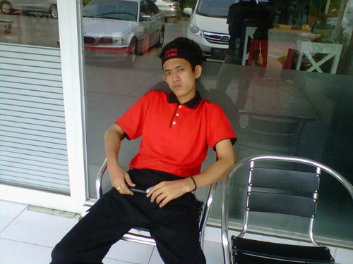 Tak ingin sendiri