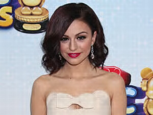 Cherlloyd followed♥9th 3rd 13♥She made me believe and acheave your dream no matter what it takes.She's beautiful and has a great voice,She's my idol!#BRAT♥