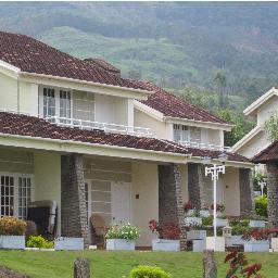 Sitting high amidst the clouds, 20kms off Munnar town in Chinnakanal is The Siena Village. An idler’s retreat,where guests can enjoy sophisticated accommodation