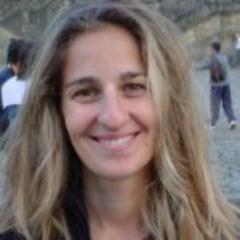 Ognuno di noi ha un paio di ali, ma solo chi sogna impara a volare. (J.M.)