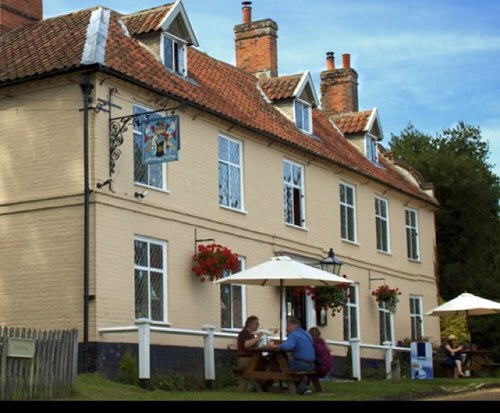 Beautiful Norfolk pub including 4 double rooms with 4poster beds. Open from 10am and serving fantastic food 12-9 daily. Dogs welcome