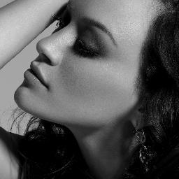 DesireGarc's profile picture. La vida está llena de detalles. En la moda estos también son imprescindibles.