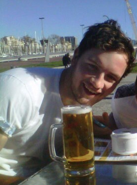 Haha new twitter get following I'm bricky from Norton Tower bit of plumbing too. Lock up ya daughters and get me a beer!! 
SHEF UTD FUCK GLORY SUPPORTERS!!!