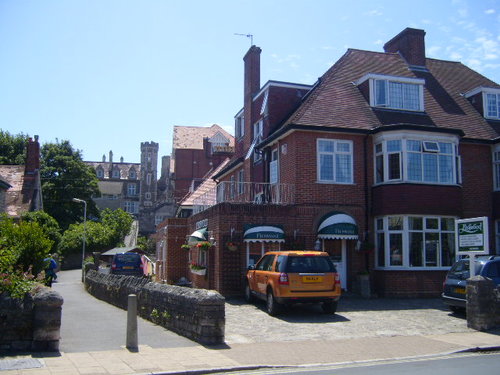 Guest House in the center of Swanage Dorset on the stunning Jurassic Coast call us on 01929 422306.