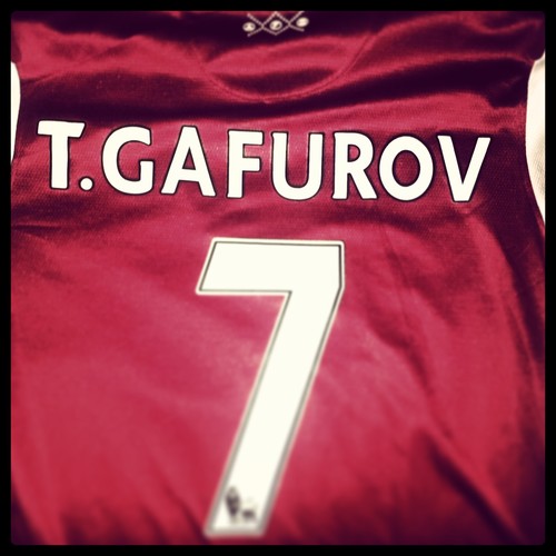 Bombeka's profile picture. there` re only 160 charts to tell you my bio and this isn`t enough for it. One thing you need to know about me is that I`m really smart.