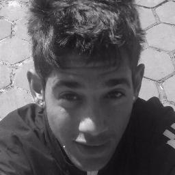 → Uм мєnino, odiαdo por αlguns, αмαdo pєlα мαioriα. 
Eu gosto do impossível, tenho medo do provável, ...  *--* Melhor amigaaaaa @Daary_venancio s2