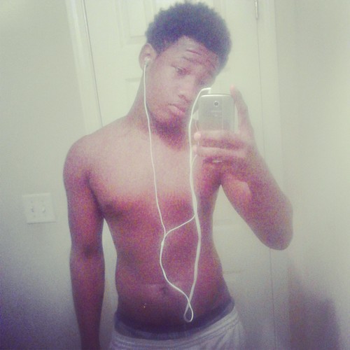 follow me @DewayneBeCoolin I follow back