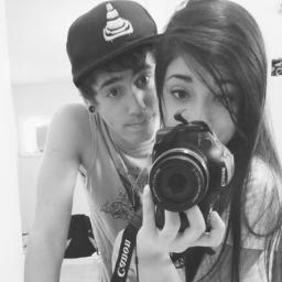 A vida passa tão sem graça mas quando você ta perto fica tudo bem @gusttaInario ♥
