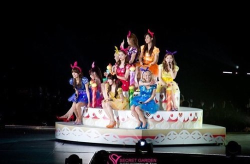 Annyeong. We are SNSD's fanbase with 3 admins; admin Yeon-owner,Fany,Sica and SeoYul. We ♥ SNSD/소녀시대/少女時代 /Girls' Generation~