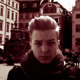 I'm Felix, a Swedish dude who likes many rock&metal bands, playing guitar and youtubers.