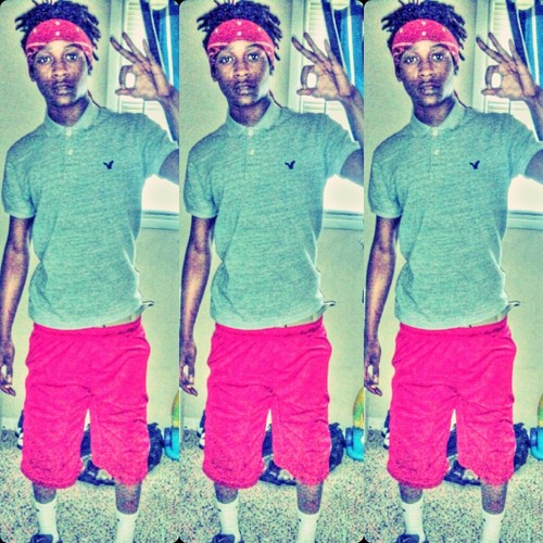 - If You Ugly Dnt Follow Me Lbs , Get Moneyy$$$ ,.........&& Follow Me On IG @Finally_Rich_Flexing