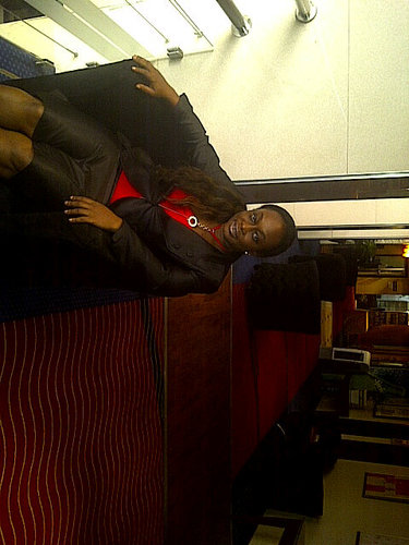 Nice, kool n easy goin. Am a banker with Stanbic IBTC Bank n am also into Interior decor.