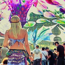 The electro music is not only Tuntz Tuntz. It has beautiful people behind it all.