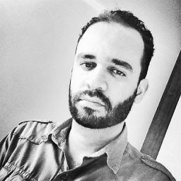 Cristão, guitarrista, designer gráfico e publicitário com foco em marketing digital, search marketing e mídia social.