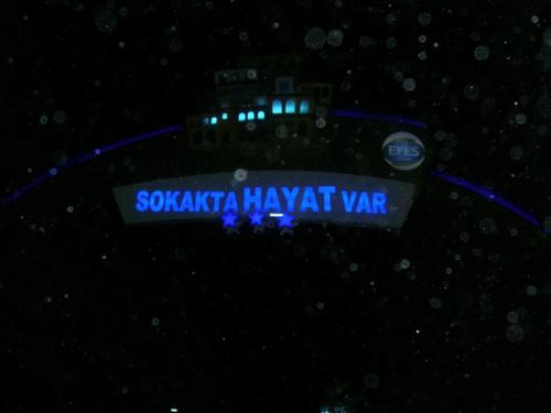 Ayrı dünyaların insanları falan degiliz. Sen malsın .
