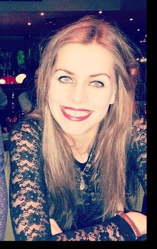 Student lifestyle blogger. Charity shop enthusiast and lover of all things arty, fairtrade and vintage.