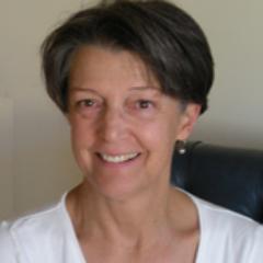 mollyavalon's profile picture. 