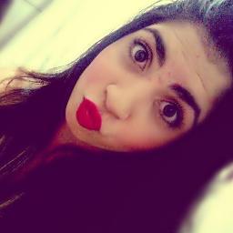 Minha bestinha linda, te amoo tanto amiga você é mto especial pra mim! Precisar é só chamar, viiu! @ThataaKaroline Te ama deeeemais e sempre vai te amar! s2