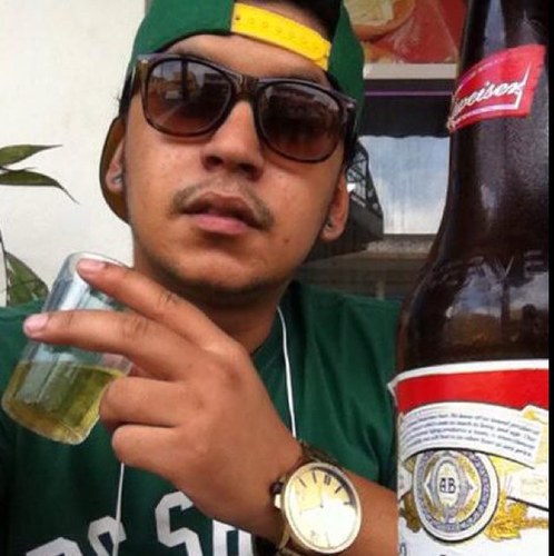 23 anos , sou de cancer , sou corinthiano, curto um rap , funk , pagode , to sempre com a galera tomando uns goró i desenrolando umas ideia no mundão!