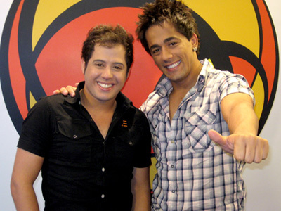 Tenho orgulho de ser Fã dessa dupla,seres iluminados por Deus,Amo D+