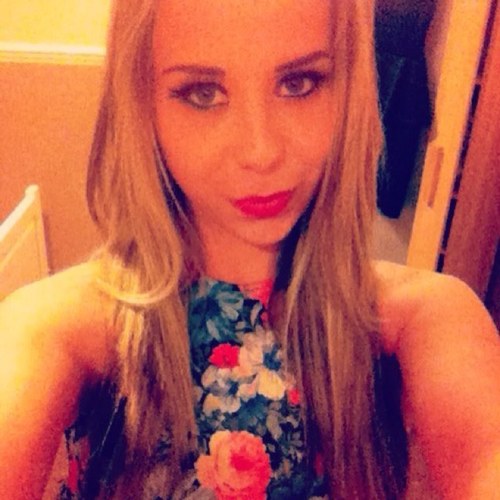 MissBarnett18's profile picture. Amy Marie Barnett Study @mkcollege live in Milton Keynes, follow me on instagram @amsmarie18 follow me on here and your     
Guaranteed a follow back!! TY X