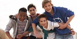Wij tweeten foto's van Mainstreet, zonder twitternamen! FanAccount :) Geen reactie? Tweet; @mainiacforlivee of @tweetingmainiac x