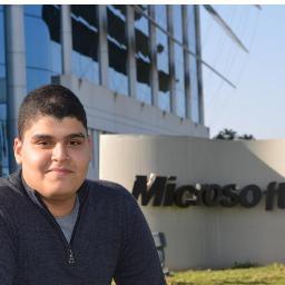 Computer science student at #BUE
Trainee at Academic #AppFactory at #Microsoft Egypt 
#MSPR at #BUE Tech-Club
 :D,فني حاسب آلي قد الدنيا و نفسي افتح سايبر