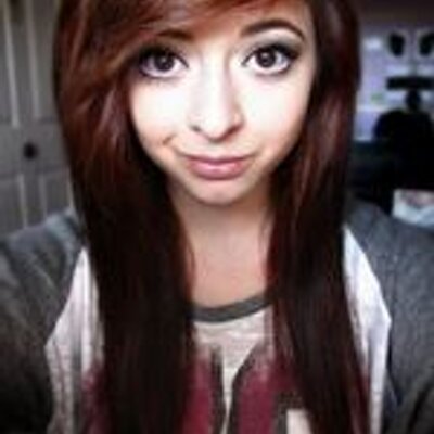 Profile Picture of Shirley Brents (@Robin_EVq) on Twitter