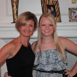 _SueBrown's profile picture. Mom of 2 lovely kiddos! @DarynBrown7 is one of them!
