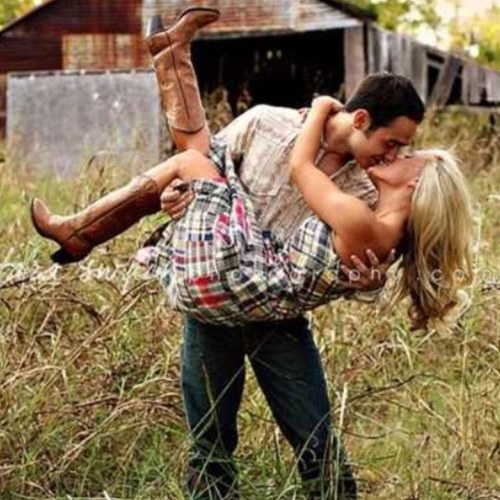 I'm just your typical country girl, fell in love with a country boy. Livin' the american dream! Cause im proud to say that's where I'm from! 'MERICA.