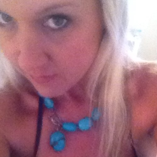 Poker Dealer at Best Bet Jax, Mom of 3 amazing kids, Hoping to make a difference-Passionate about serving others