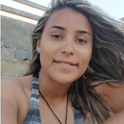 A vida é muito curta, então quebre as regras, perdoe rapidamente, beije lentamente, ame de verdade e ria descontroladamente.