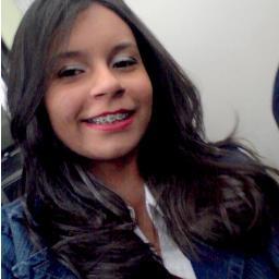 Rockeira... Muito Chata... Observadora... Carinhosa.. Vingativa... Orgulhosa...