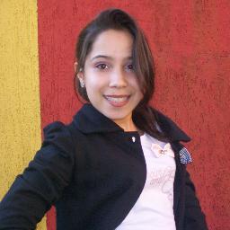 Ola Sou Yasmim Tenho 13 Anos Sou Meio Chata Mais Sou Muito Carinhosa Gosto de Andar Com Meu Amigos Minha Familia etc, Gosto De Coisas Simplis beijos