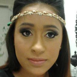 Twitter Oficial Thays Oliveira