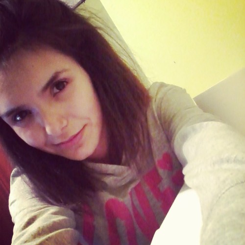 19 Years Old || Turismo técnico mención servicios aerocomerciales || Pretty Little Liars ♡ || Swiftie Girl ♡