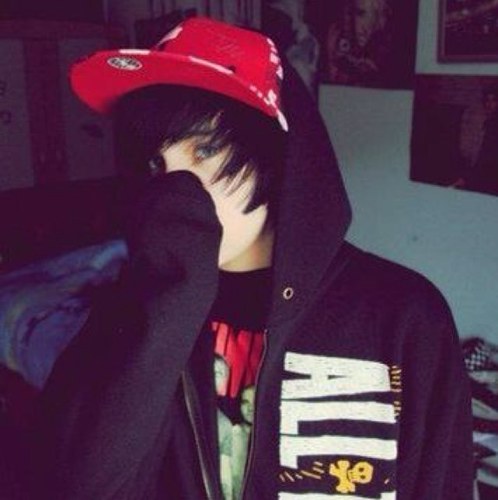 ElloAiden's profile picture. Let me tell you a story. A story about a king and his pauper, who will for sure live happily ever after.