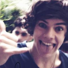 Cupcake do @Harry_Styles Food do @NiallOfficial Espelho do @zaynmalik Cenoura do @Louis_Tomlinson e Garfo do @Real_Liam_Payne.