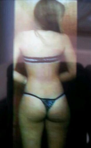 ola , meu nome e giovana mangerona e eu gosto de tirar foto pelada e dar para o matheus (;